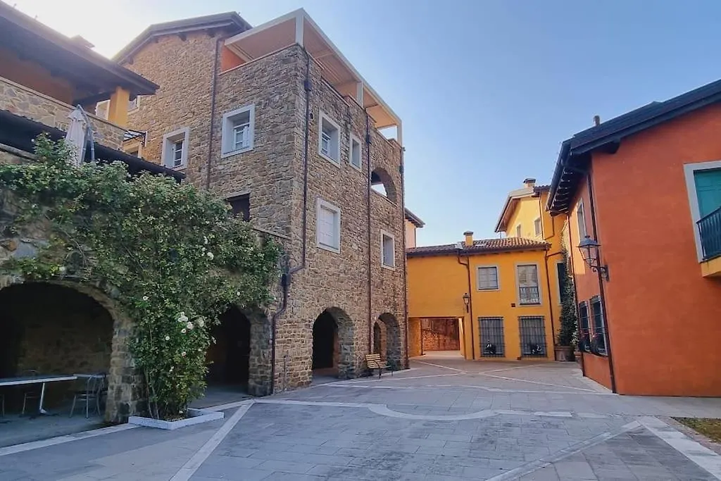 Apartment Appartamento La Mimosa Monti di Licciana Nardi