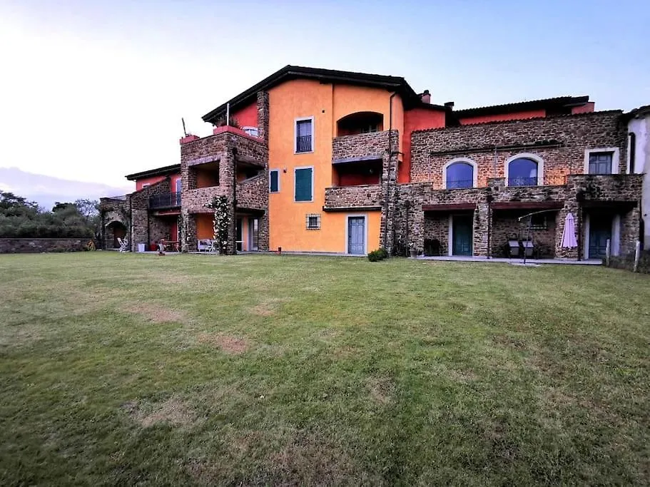 Apartment Appartamento La Mimosa Monti di Licciana Nardi